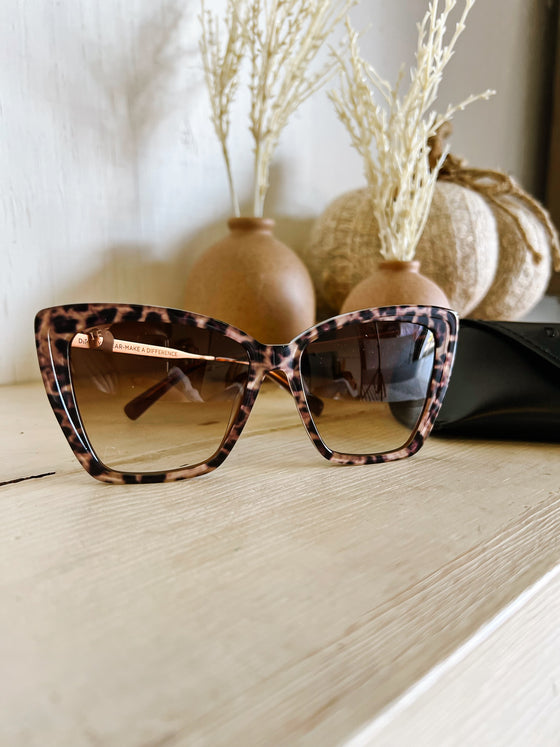 Diff Becky II Sunglasses in Leopard Tortoise