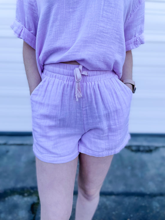 Willow Crepe Shorts In Lilac
