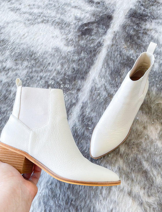 Florence Soft Booties in Ecru
